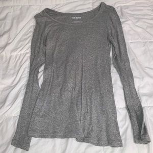 Gray fitted long sleeved shirt